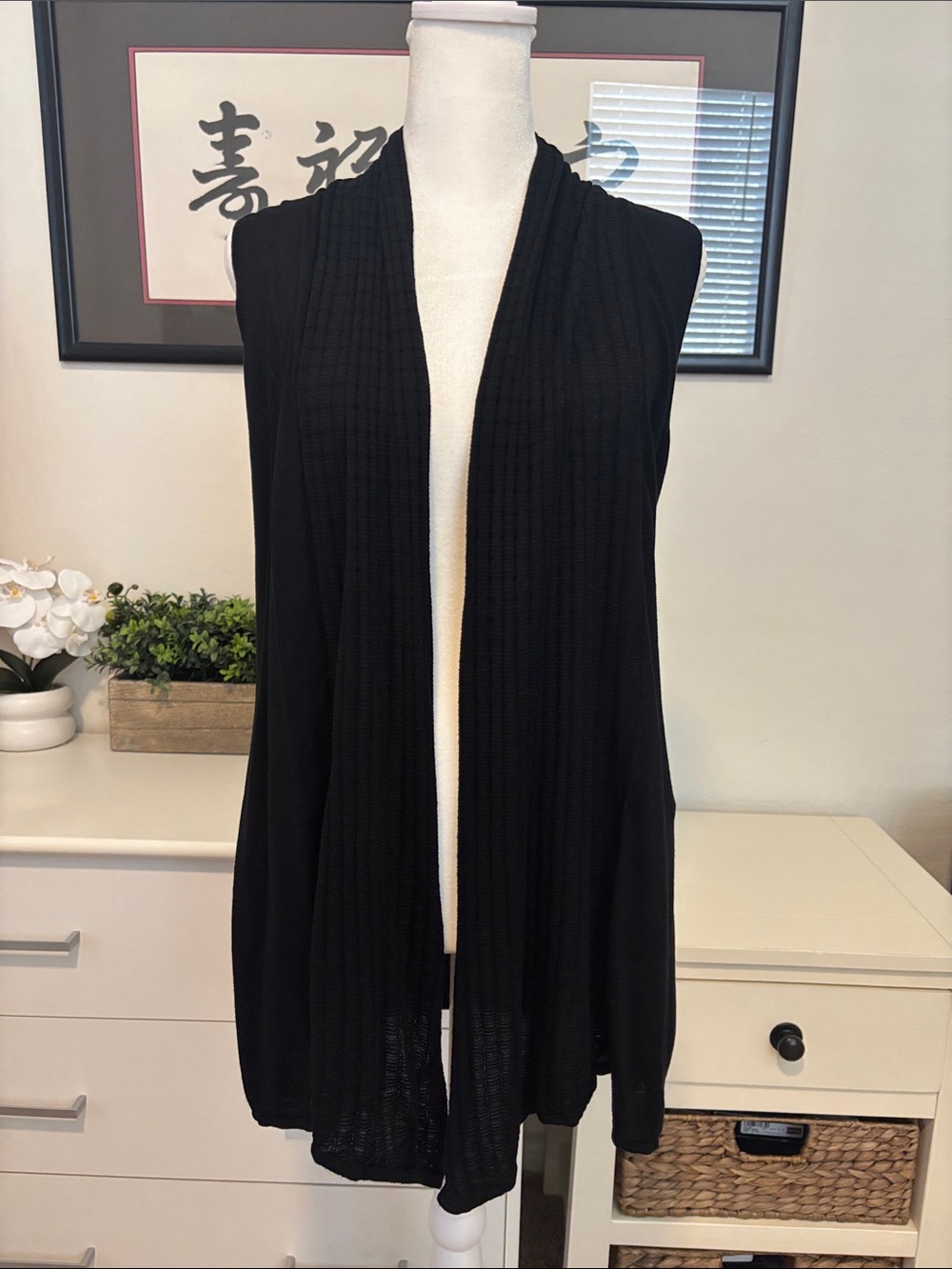 White House Black Market Black Ribbed Open-Front Sleeveless Cardigan